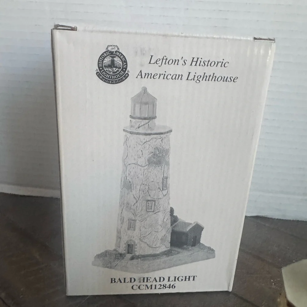 Lefton Lighthouse Figurine - Tan and Green